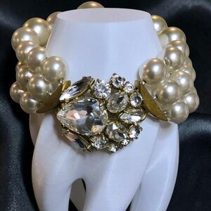 Vintage 3 Strand Glass Faux Pearl Bracelet Rhinestone Statement‎ Clasp